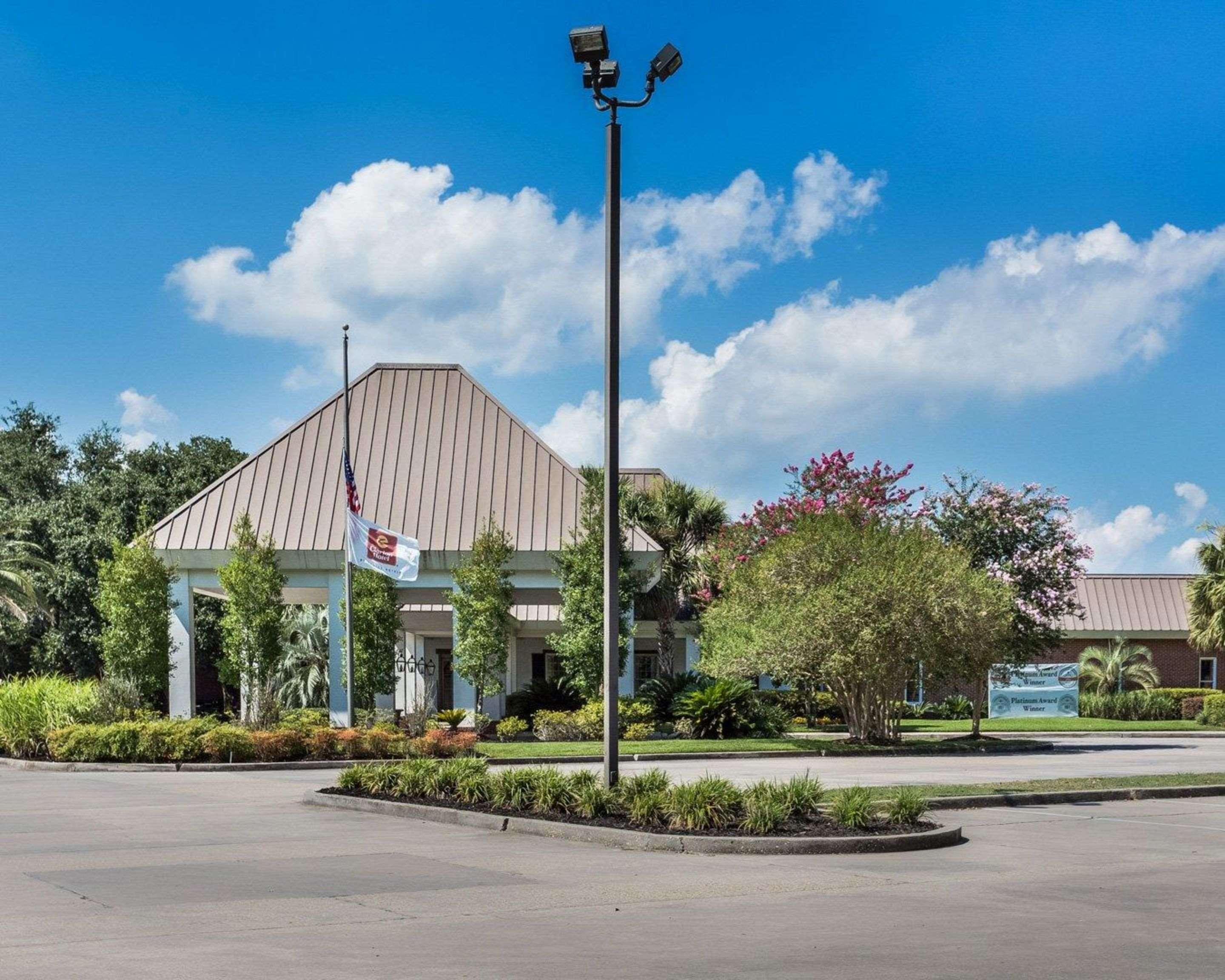 Clarion Inn Conference Center Gonzales Bagian luar foto